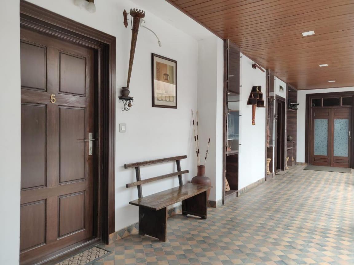 Hotel Mudra Midtown Suites & Rooms Kalasa Экстерьер фото