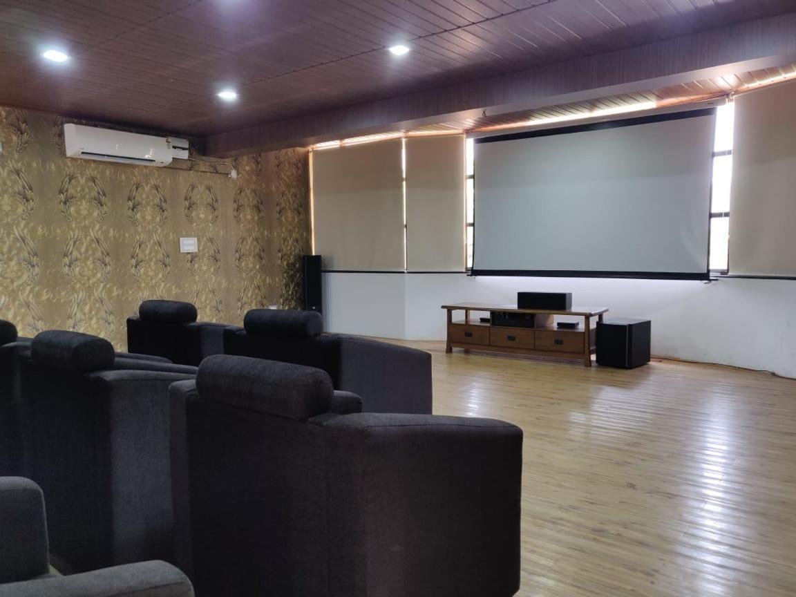 Hotel Mudra Midtown Suites & Rooms Kalasa Экстерьер фото