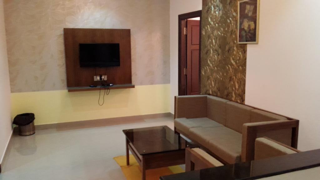 Hotel Mudra Midtown Suites & Rooms Kalasa Экстерьер фото
