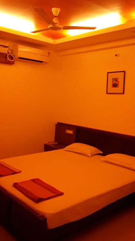 Hotel Mudra Midtown Suites & Rooms Kalasa Экстерьер фото