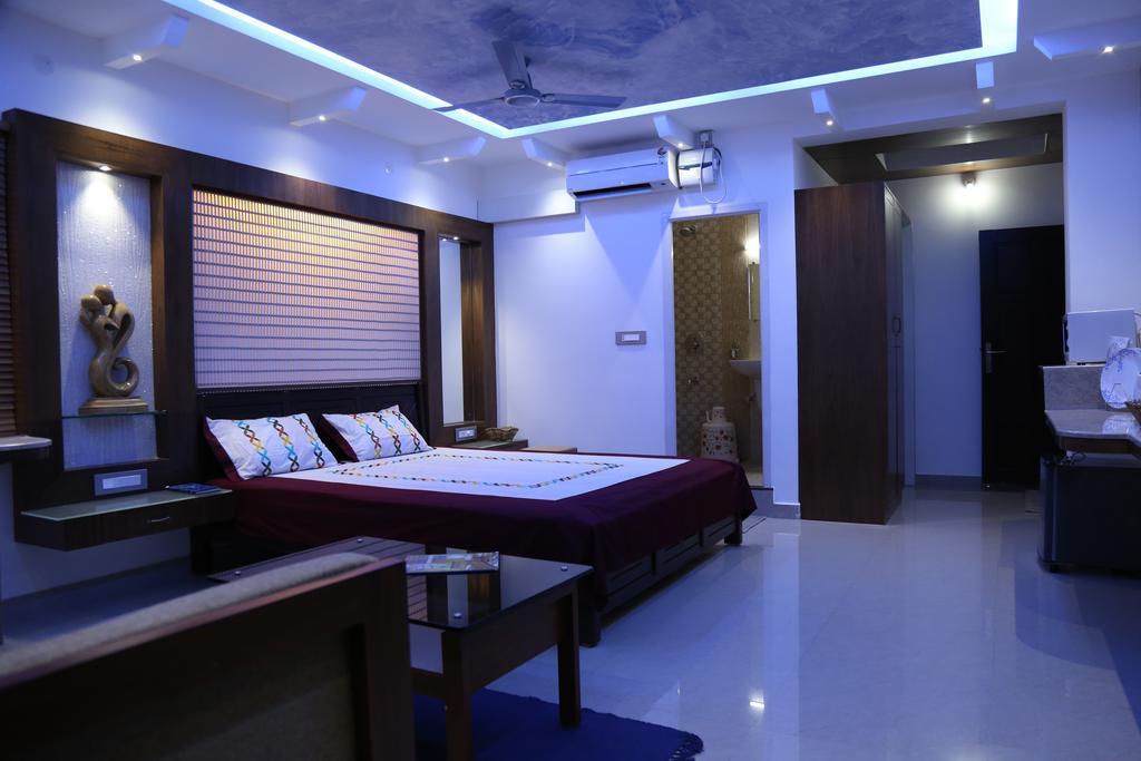 Hotel Mudra Midtown Suites & Rooms Kalasa Экстерьер фото