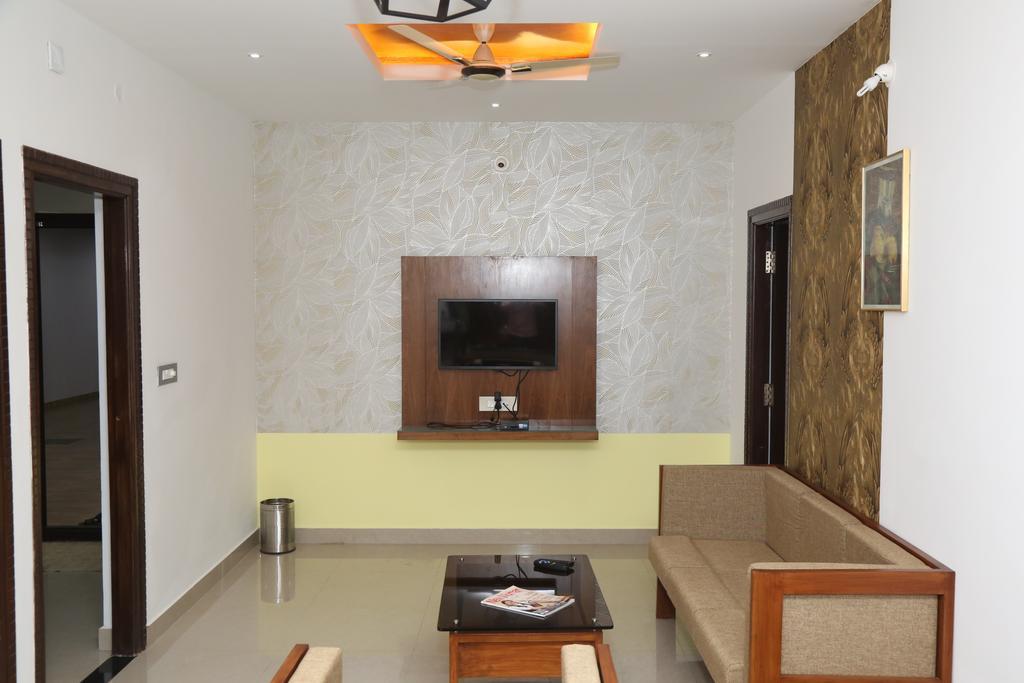 Hotel Mudra Midtown Suites & Rooms Kalasa Экстерьер фото